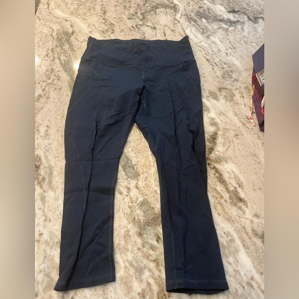 Athleta athletic cropped leggings in teal size medium‎